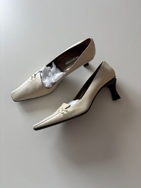 Sergio Rossi Ivory Leather Pointed Kitten Heel Pumps